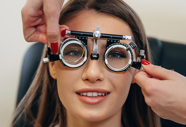 optica-medicala-sanpetru-ajustare-ochelari-pe-fizionomie-reglare-ochelari-sanpetru